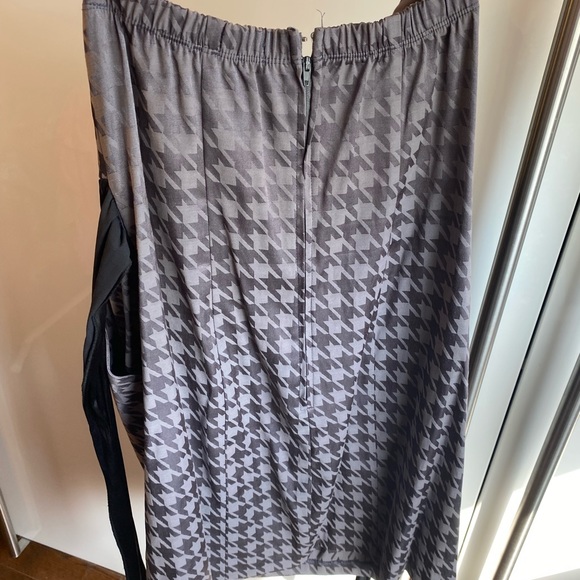 Strapless houndstooth print dress with pockets - Picture 2 of 3